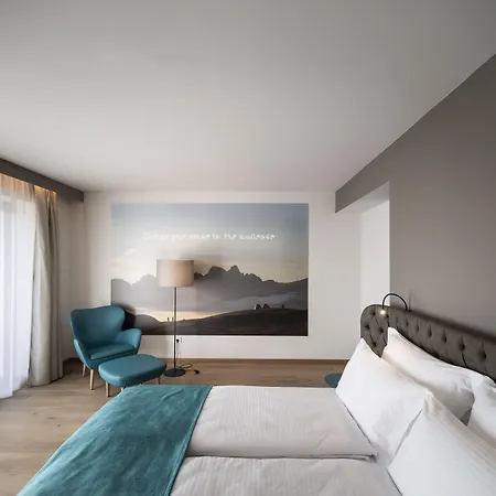 Be Place Adult Friendly Hotel 4*