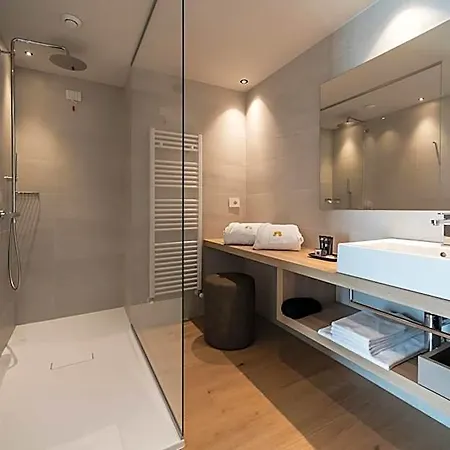 Be Place Adult Friendly Hotell 4*