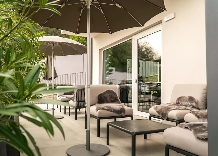 Be Place Adult Friendly Hotel 4*