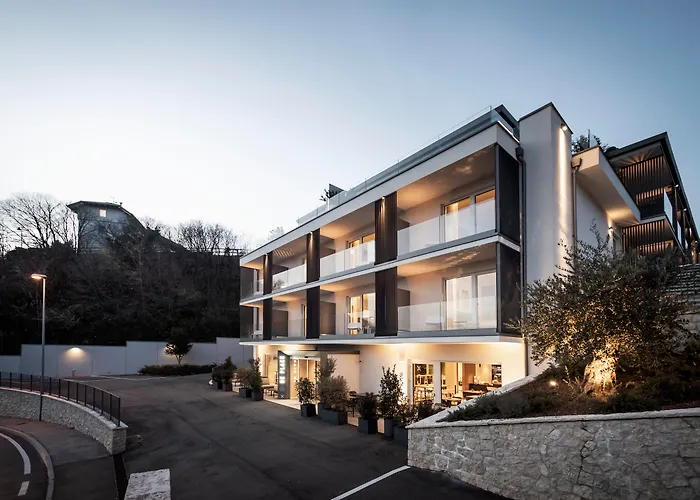 Be Place Adult Friendly Hotel 4*