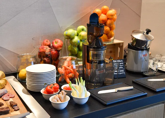 Be Place Adult Friendly Hotel 4*